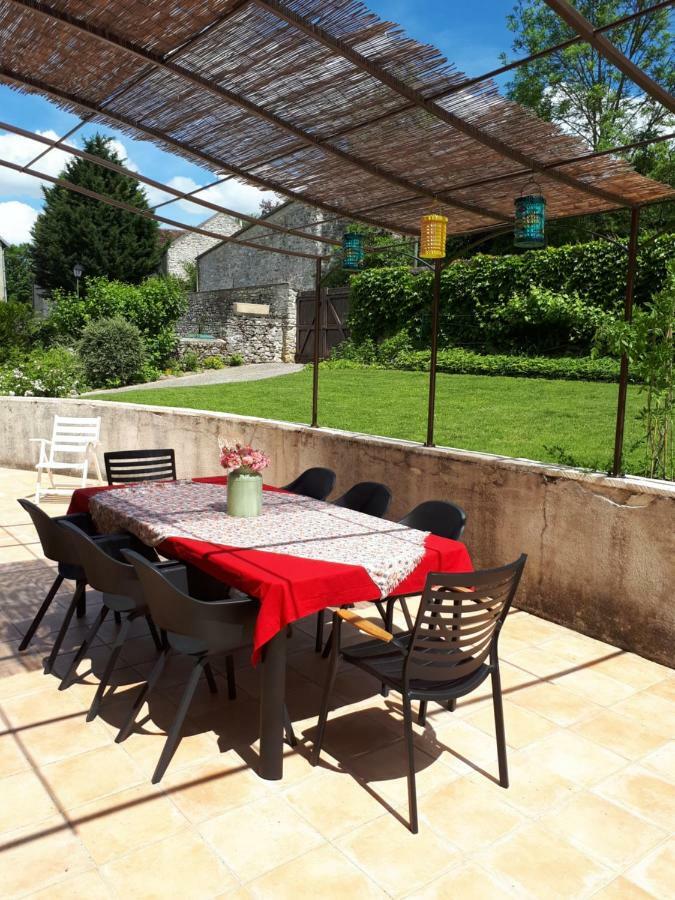 Au Chat Perche Mareil-sur-Mauldre Exterior photo