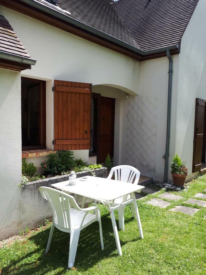 Au Chat Perche Mareil-sur-Mauldre Exterior photo