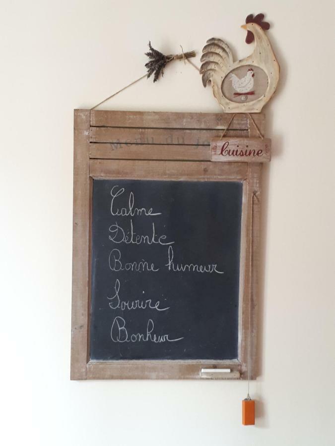 Au Chat Perche Mareil-sur-Mauldre Exterior photo
